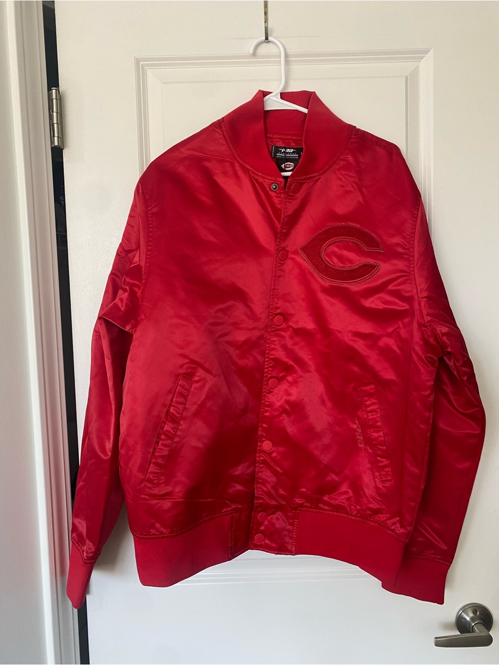 Pro Standard Cincinnati Reds Bomber Jacket